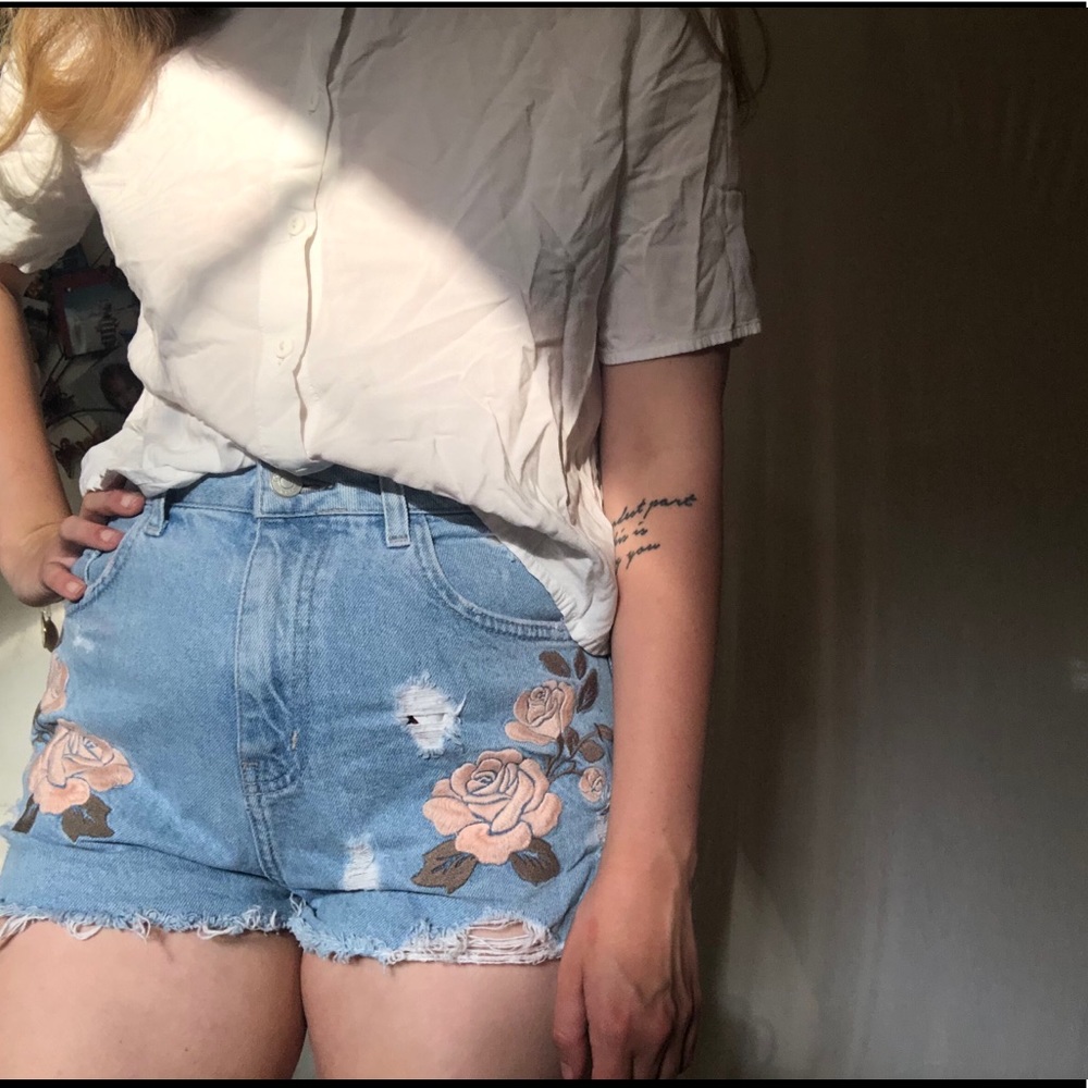 floral stitched denim shorts
